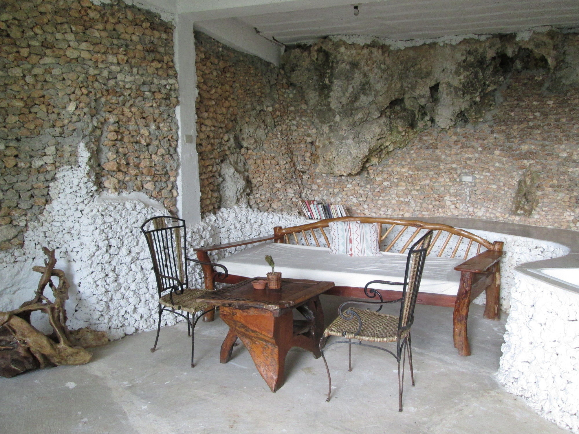 Balinghai Hotel Yapak