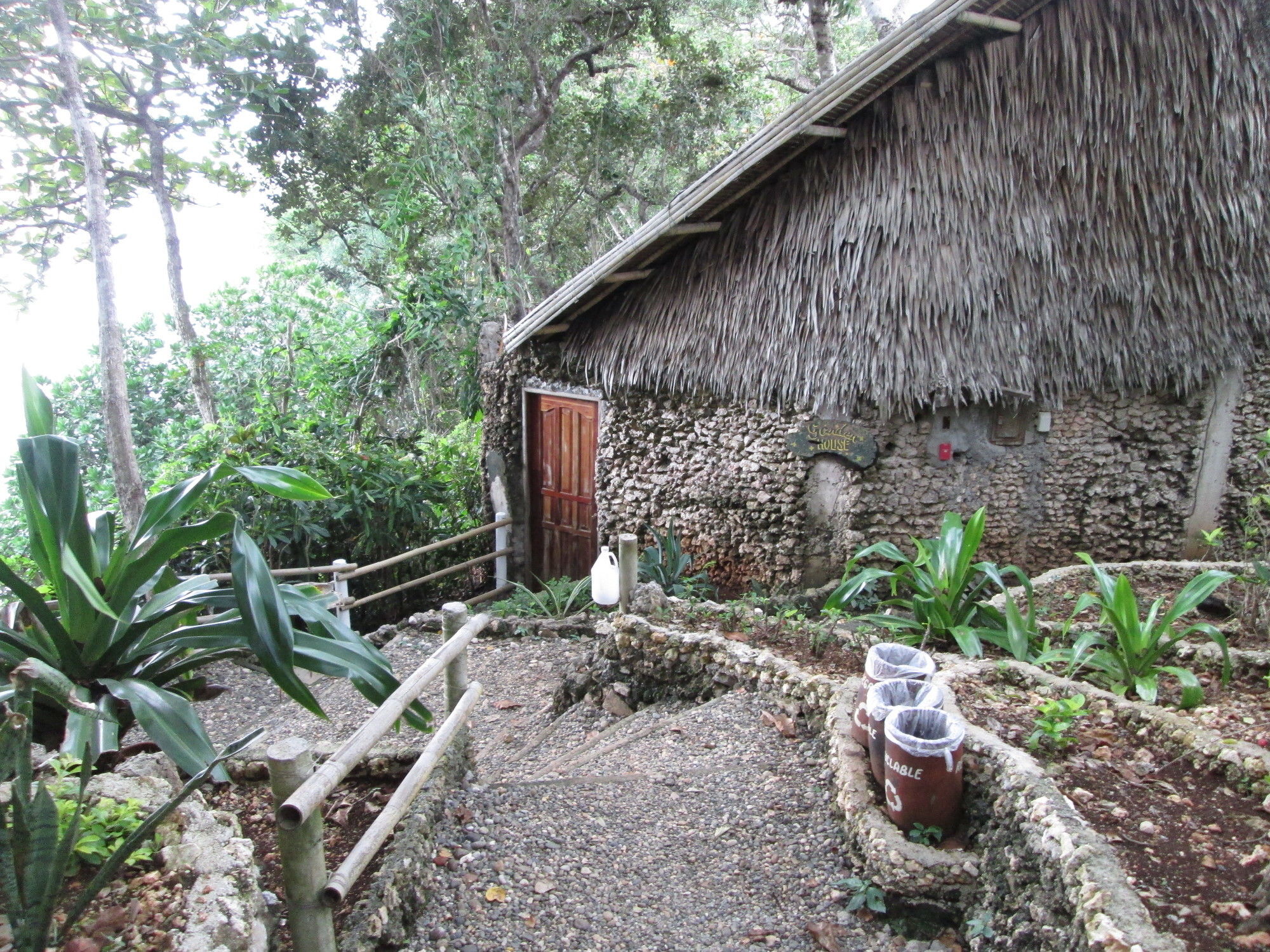 Balinghai Hotel Yapak